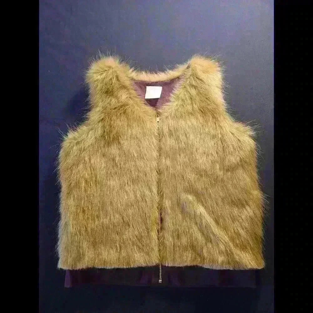 Stylish Faux Fur Vest - Cozy and Chic Layering Piece